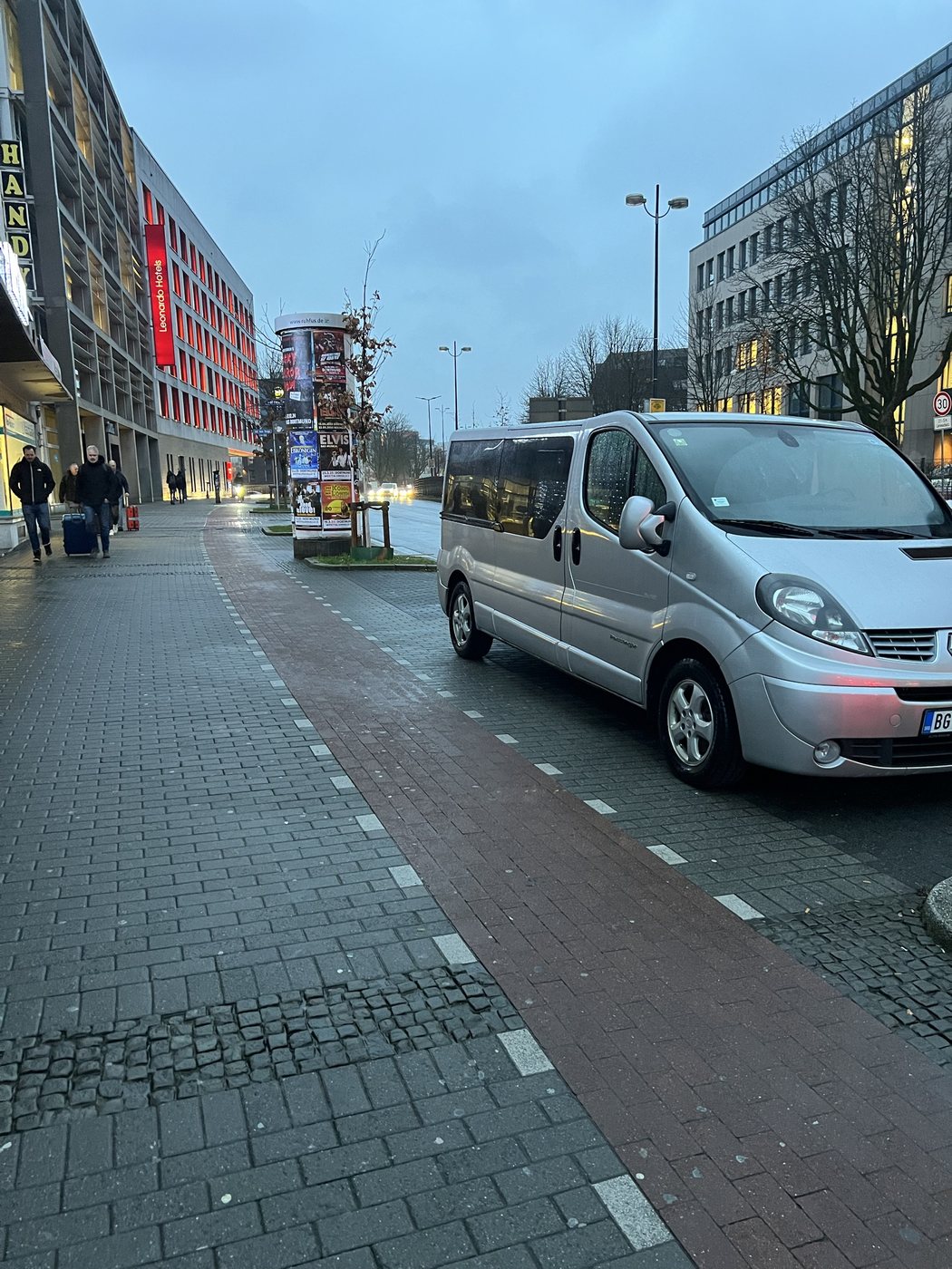 Kombi Poni Transfer na ulici u Dortmundu